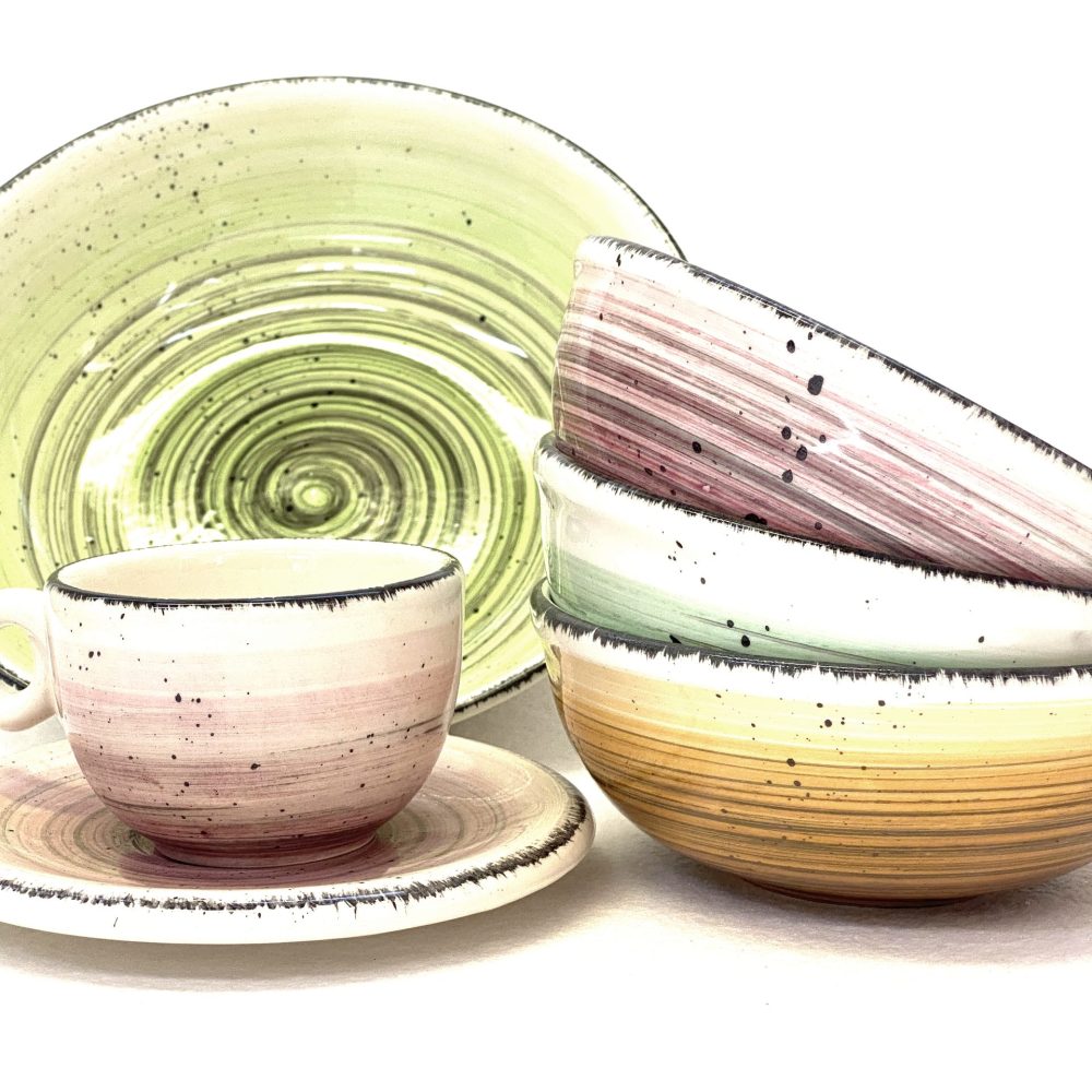 keramični lonček in skodelica